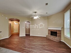 113 Heritage Oaks Dr in Texas City, TX - Building Photo - Building Photo