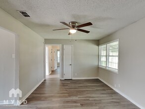 1202 Prince Dr in Corpus Christi, TX - Building Photo - Building Photo