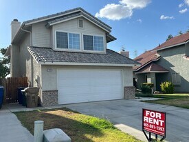 2909 Woodglen Dr in Bakersfield, CA - Building Photo