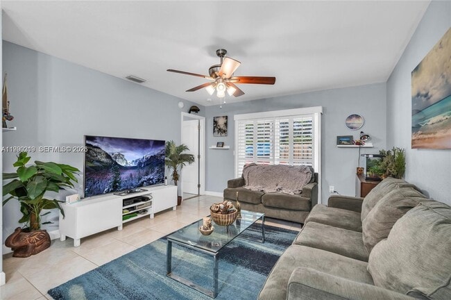 4332 NW 120th Ln in Sunrise, FL - Building Photo - Building Photo