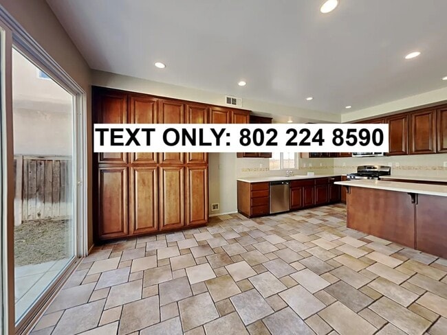 17449 Kentucky Derby Dr in Moreno Valley, CA - Building Photo - Building Photo