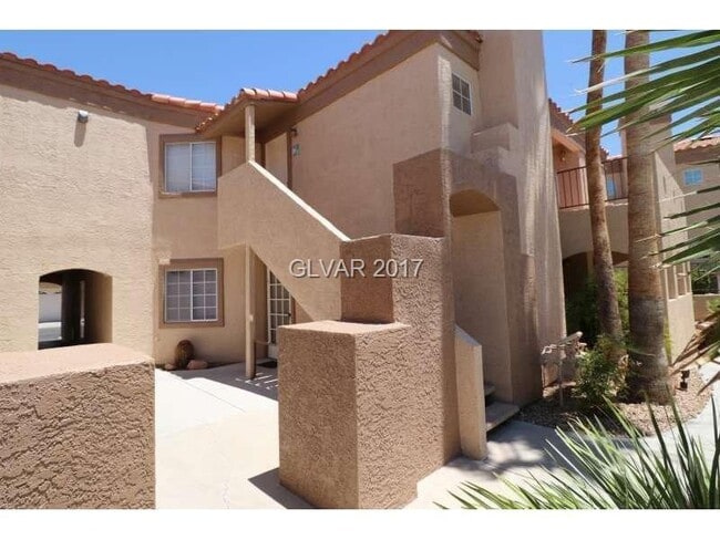 1851 Hillpointe Rd in Henderson, NV - Building Photo - Building Photo