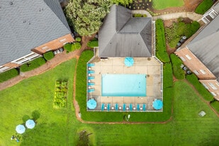 Carolina Oaks in Greensboro, NC - Building Photo