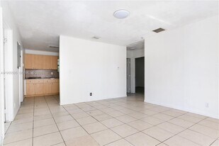 415 NW 60th Way in Hollywood, FL - Building Photo
