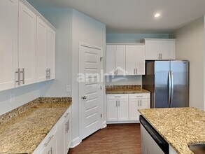 5506 Central Grove Sq in Nashville, TN - Building Photo - Building Photo
