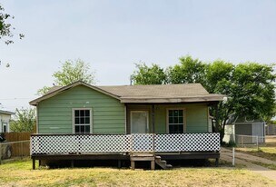 1637 NW 16th Ave in Amarillo, TX - Building Photo