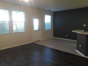 16610 Newglen Ln in Houston, TX - Building Photo - Building Photo