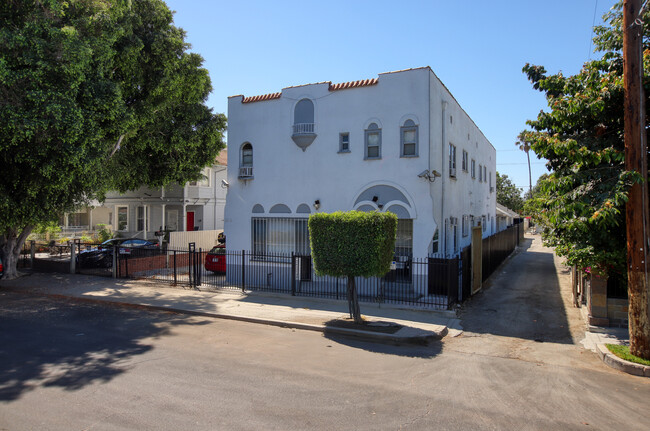 2917 Walton Ave in Los Angeles, CA - Building Photo - Building Photo