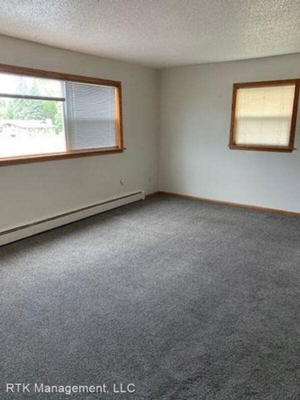7673 E River Rd in Fridley, MN - Building Photo - Building Photo