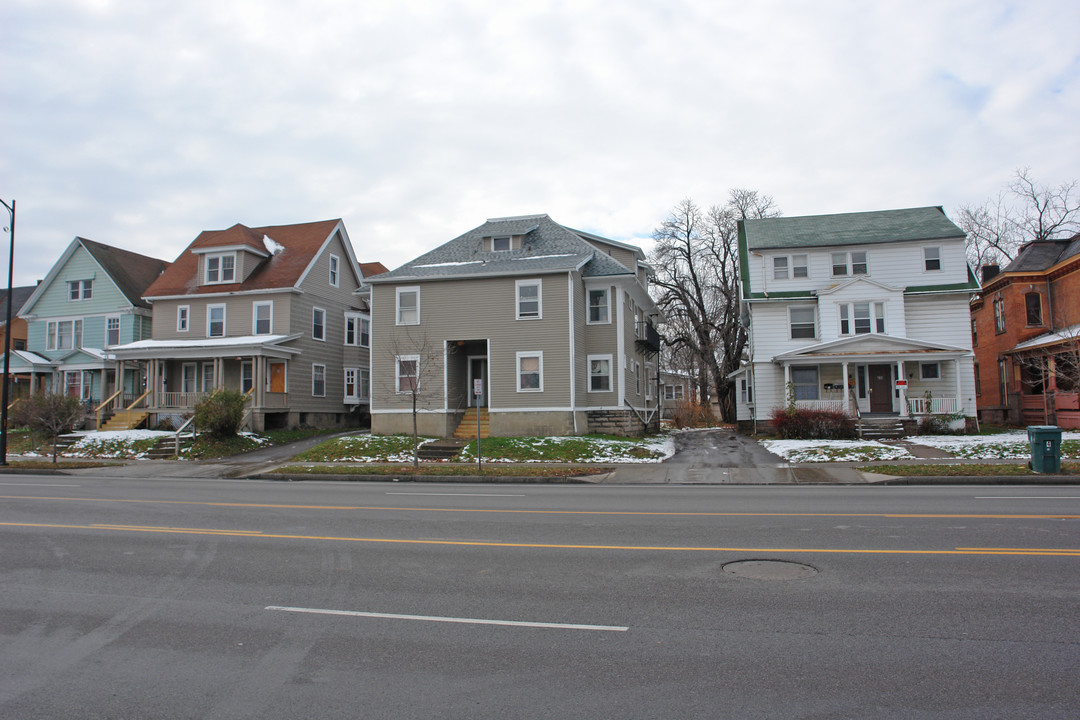 431 Lake Ave in Rochester, NY - Building Photo