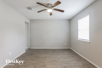 3607 Dawnwood Dr in Spring, TX - Foto de edificio - Building Photo