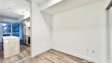 395 Square One Dr in Mississauga, ON - Building Photo - Building Photo