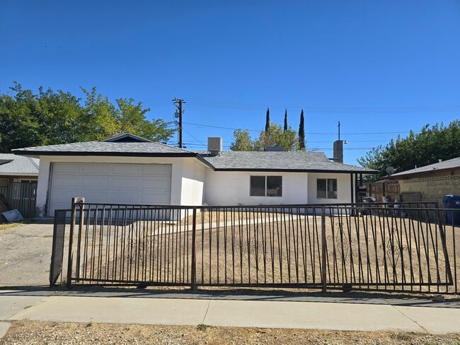 44414 Andale Ave