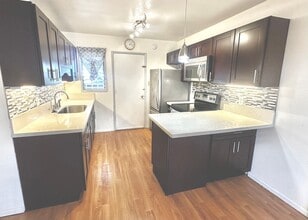 98-1386 Hinu Pl in Pearl City, HI - Building Photo - Building Photo