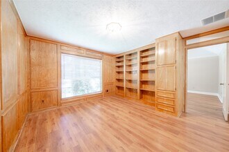 9107 Pine Stream Ct in Houston, TX - Building Photo - Building Photo
