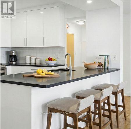 88 Bernard Ave in Toronto, ON - Building Photo - Building Photo