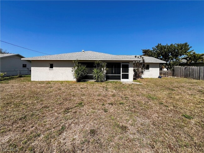 property at 208 SE 17th St