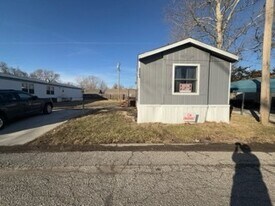 2141 Patricia Pl in Manhattan, KS - Building Photo