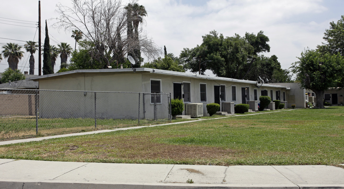 Lenore Apartments in San Bernardino, CA - Building Photo