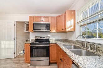 11733 Idlewild Rd in Matthews, NC - Building Photo - Building Photo