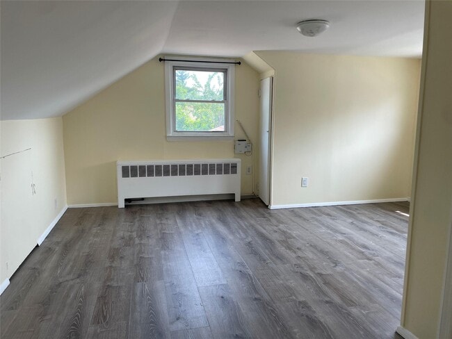 604 Straight Path in West Babylon, NY - Building Photo - Building Photo