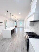 2240 Caroline St in Mandeville, LA - Building Photo - Building Photo