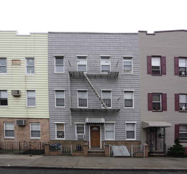 186 Withers St in Brooklyn, NY - Building Photo - Building Photo