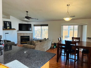 1267 S 7th St in Independence, OR - Building Photo - Building Photo