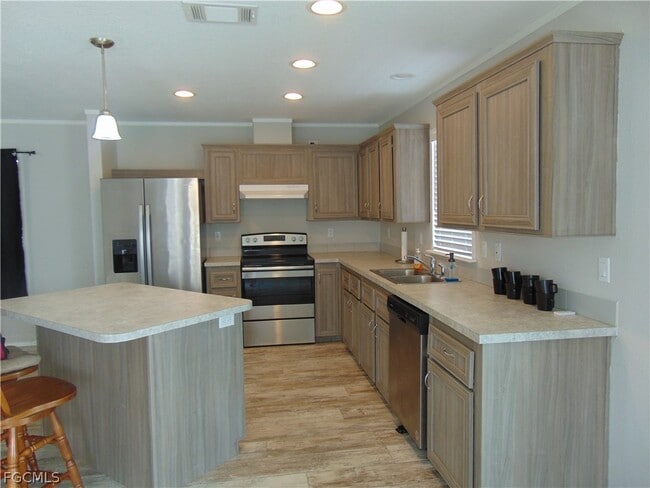 1445 N Bridge St in La Belle, FL - Building Photo - Building Photo