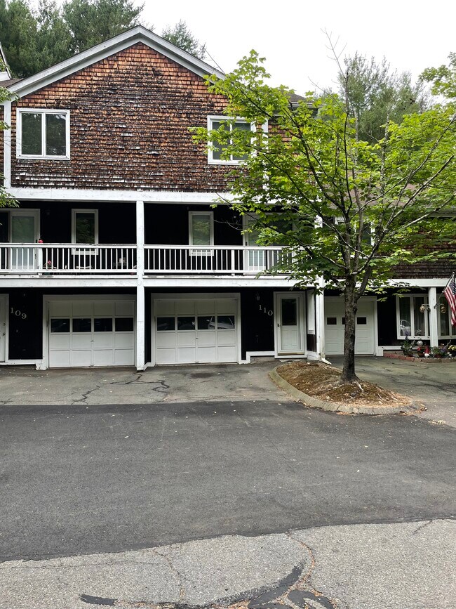 110 Songbird Ln in Farmington, CT - Building Photo - Building Photo