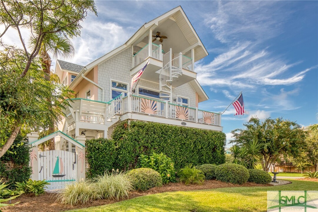 301 Butler Ave in Tybee Island, GA - Foto de edificio