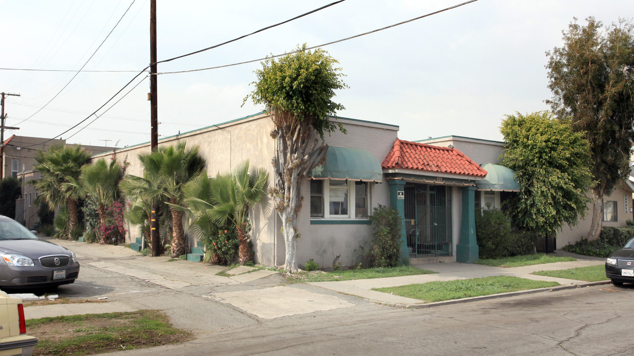 227 Olive Ave in Long Beach, CA - Building Photo