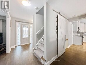 406 Lupin Dr in Whitby, ON - Building Photo - Building Photo