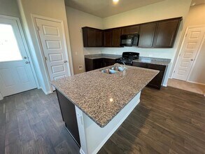 148 Free Stone Dr in Andice, TX - Building Photo - Building Photo