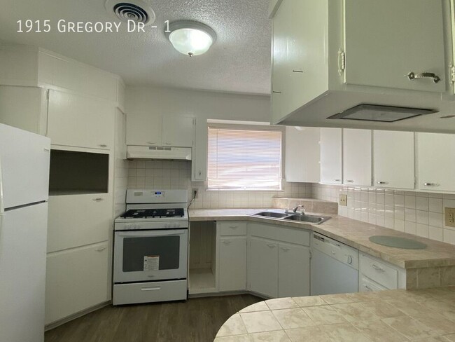 property at 1915 Gregory Dr