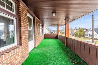 4929 E 109th St-Unit -2/UP in Garfield Heights, OH - Foto de edificio - Building Photo