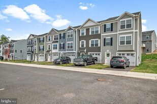 495 S Spring Garden St in Carlisle, PA - Building Photo