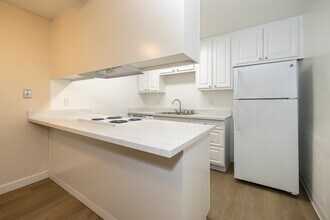 Rollingwood Duplex Homes in Orangevale, CA - Foto de edificio - Interior Photo