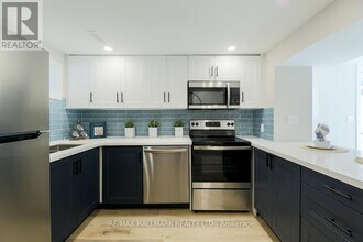 2 Freeman St in Toronto, ON - Building Photo - Building Photo