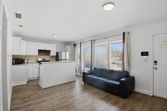 3380 NW 14th St in Miami, FL - Building Photo - Building Photo
