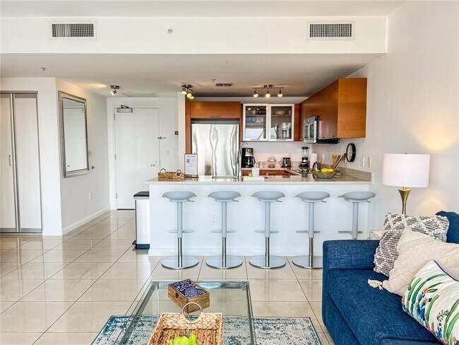 3250 NE 1st Ave in Miami, FL - Building Photo - Building Photo