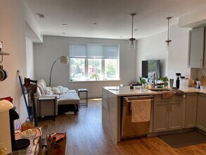 50 Hichborn St in Boston, MA - Building Photo - Building Photo