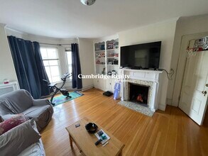 257 Broadway, Unit T in Somerville, MA - Building Photo - Building Photo