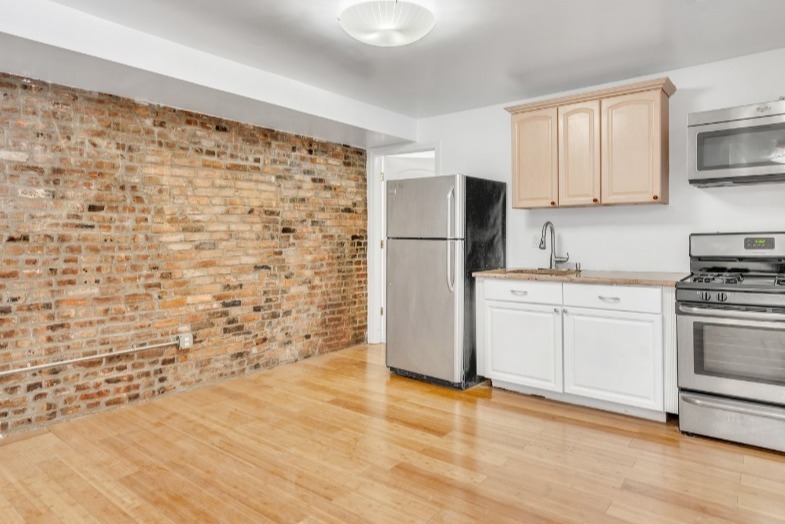 162 University Ave in Newark, NJ - Building Photo