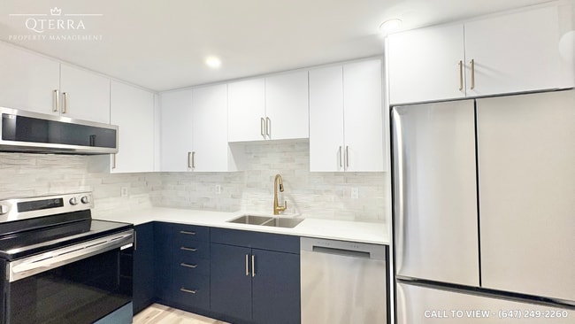 692 Crystal St in Ottawa, ON - Building Photo - Building Photo