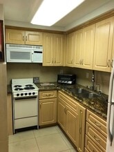 2001 S Ocean Dr, Unit 23 in Hallandale Beach, FL - Building Photo - Building Photo