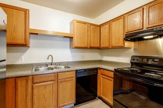 Waterview on the Parkway Apartments in Thornton, CO - Building Photo - Interior Photo