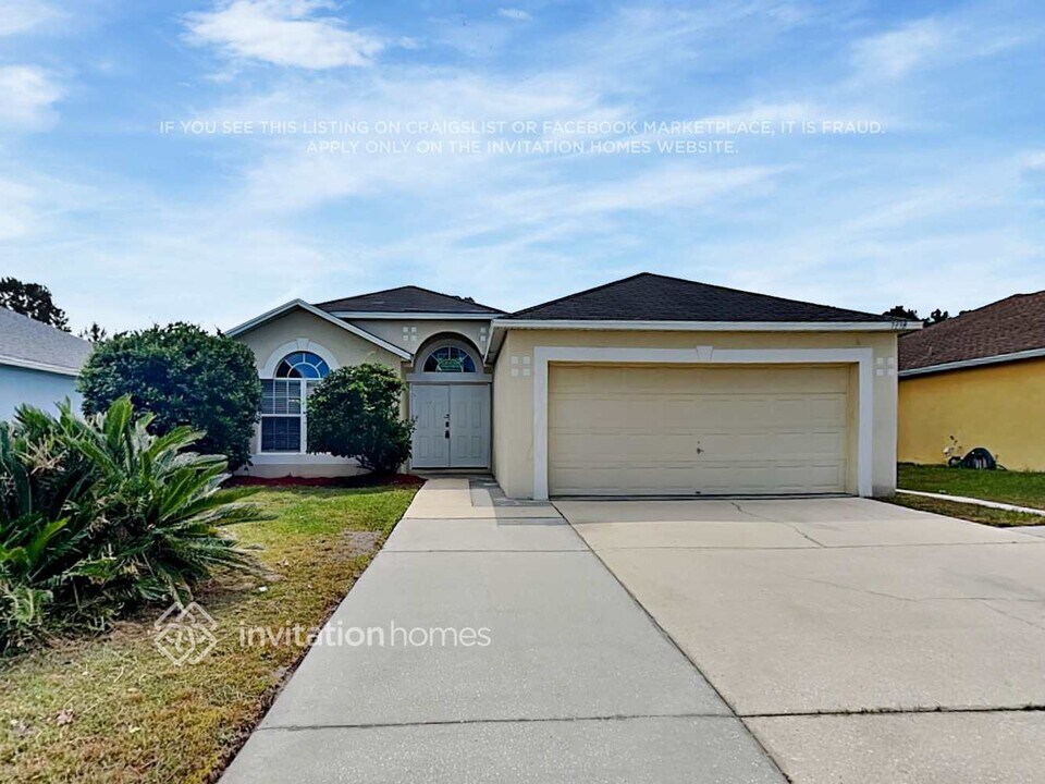 7378 Overland Park Blvd in Jacksonville, FL - Foto de edificio