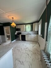 65 Maple St in Manchester, CT - Building Photo - Building Photo