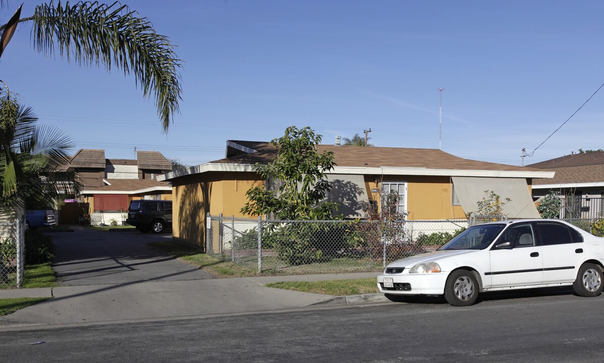 3-unit complex in Buena Park, CA - Building Photo